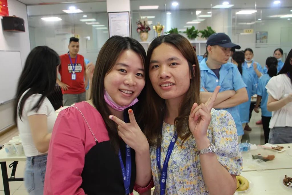 18luck登录入口2022年五月员工生日会